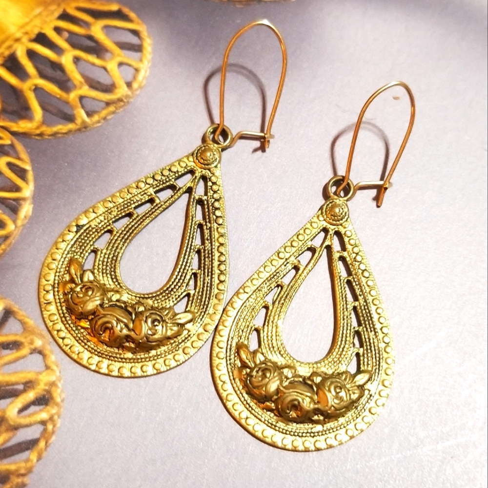 Antique Gilded Sterling Silver Cannetille Reppousse Earrings - Picture 3 of 6